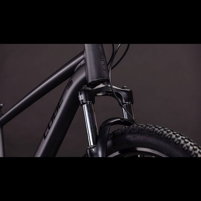 CUBE Aim Pro maastopyörä CUBE Aim Pro maastopyörä